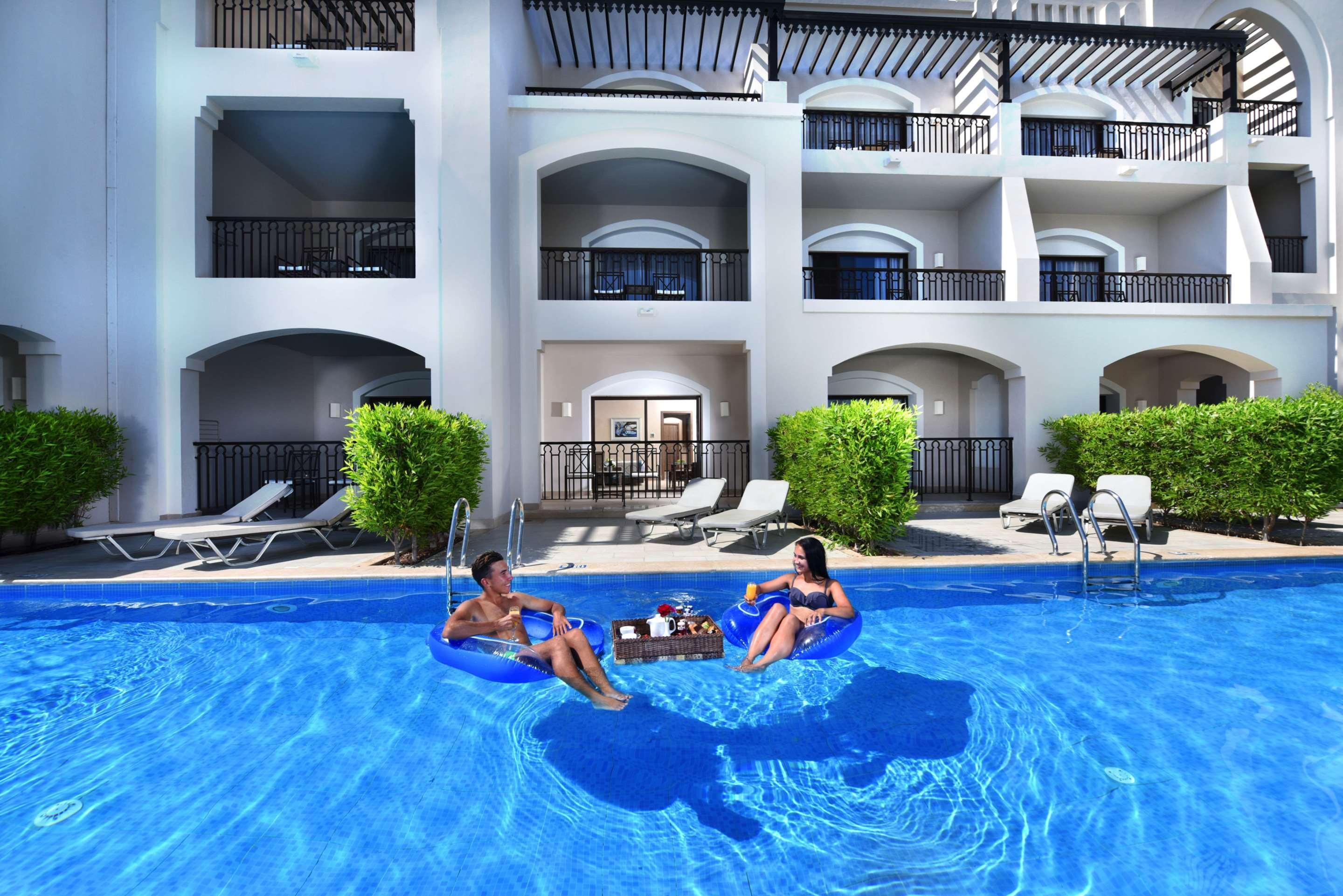 فندق شتايجنبرجر ألكازار شرم الشيخ المظهر الخارجي الصورة The swimming pool at the hotel