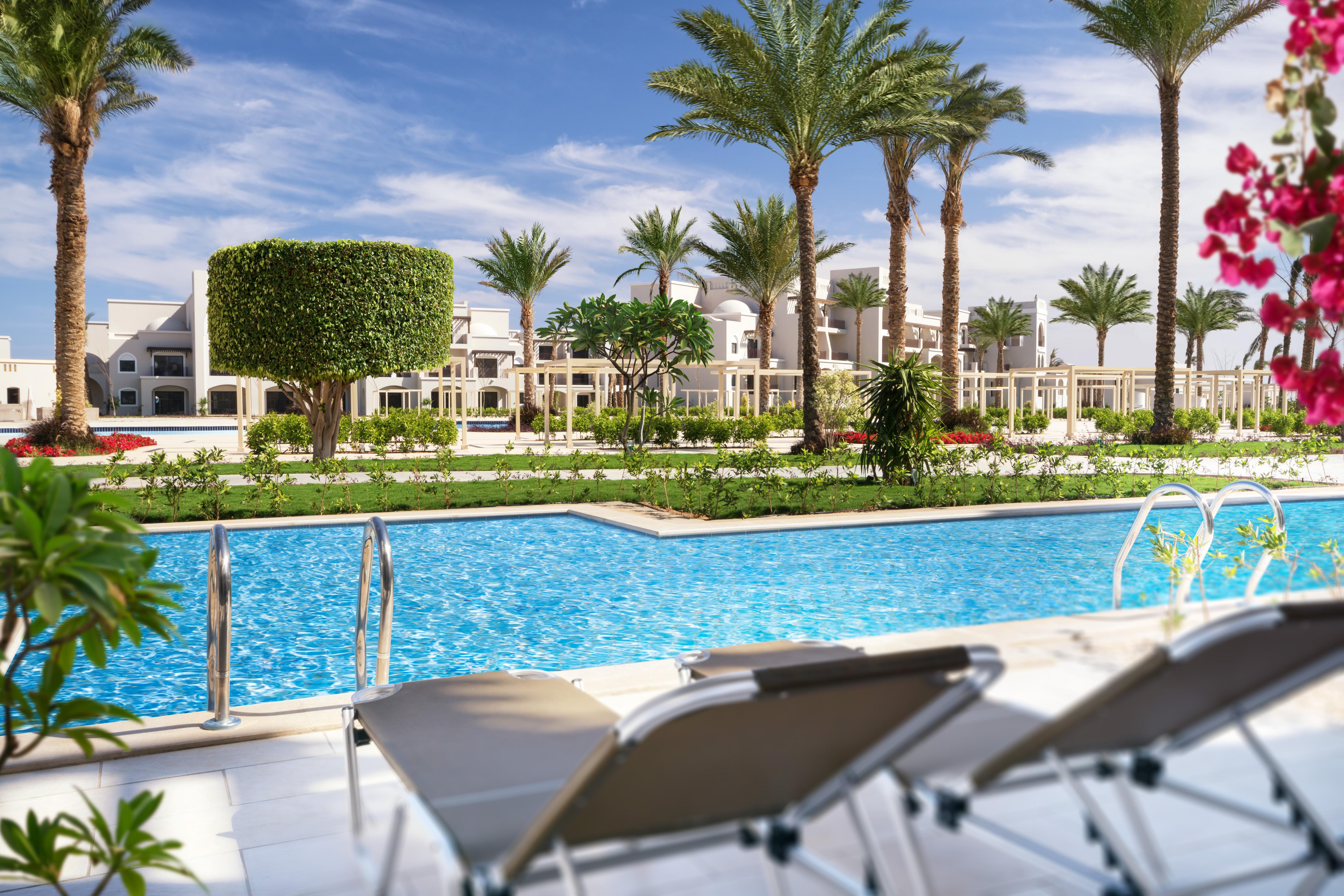 فندق شتايجنبرجر ألكازار شرم الشيخ المظهر الخارجي الصورة The swimming pool at the resort
