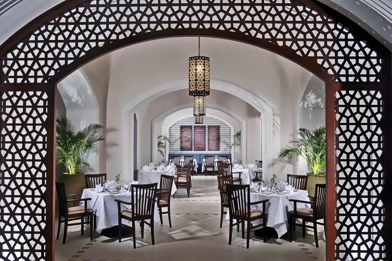 فندق شتايجنبرجر ألكازار شرم الشيخ المظهر الخارجي الصورة The restaurant at the Four Seasons Hotel, Cairo